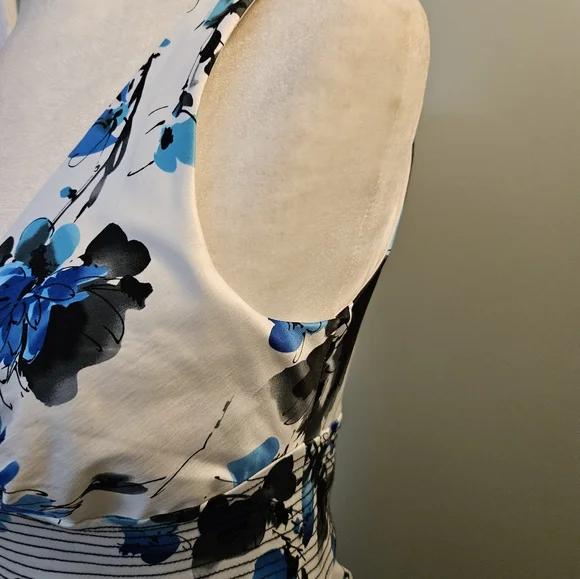 Bisou Bisou White and Blue Floral Midi Dress Women's Size 6 With Pockets - Picture 10 of 16